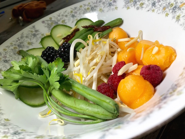 Salade de Chop Suey Fruits et Sauce aux Framboises 11