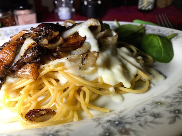 Spaghetti Sauce Carbonara Champignons et Oignons 8